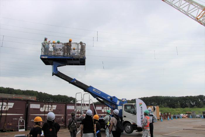 高架高所作業車