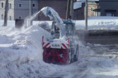 小型ロータリによる拡幅除雪