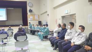 行政と除雪担当者