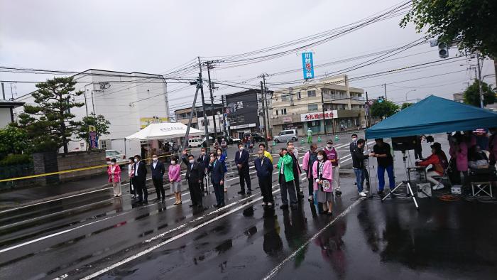 新琴似会場　初日（11日）あいにくの雨