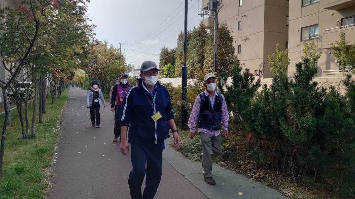 早歩きコースの参加者のようす