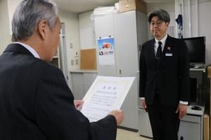 南小学校校長先生の受賞の様子