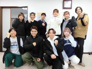 ボランティアとして参加してくれた大学生たちの集合写真