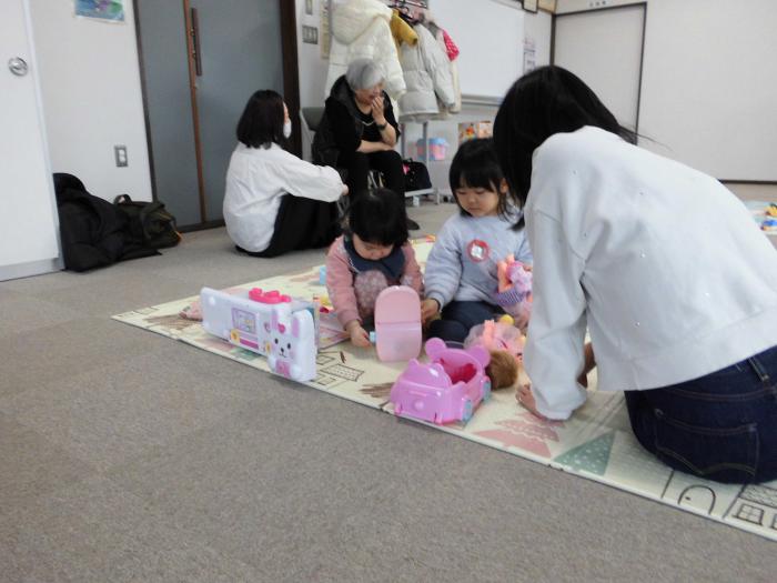 お友達と一緒におままごと♪
