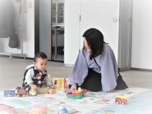 あっちのおもちゃが気になるなぁ…