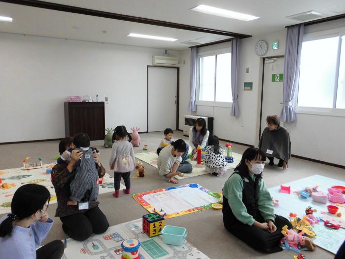 交通安全宣言を行う代表の児童