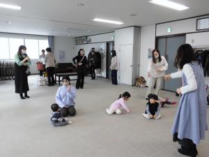 ドライバーに元気に安全運転を呼びかけます