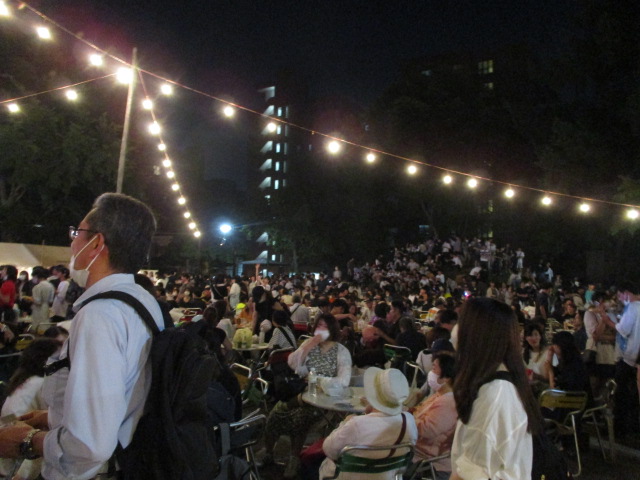 夏まつりの会場の様子