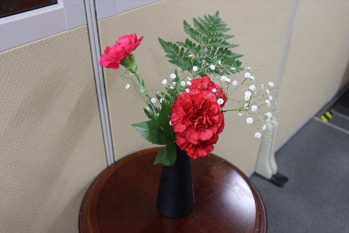 北区役所給湯室にかざった花