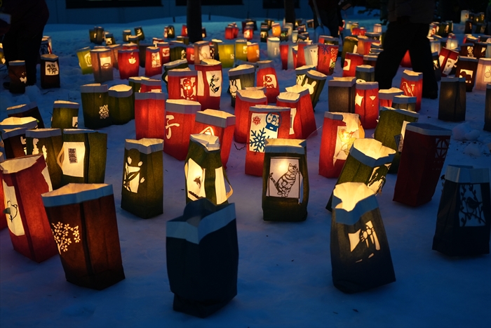 たくさんの紙袋ランターン