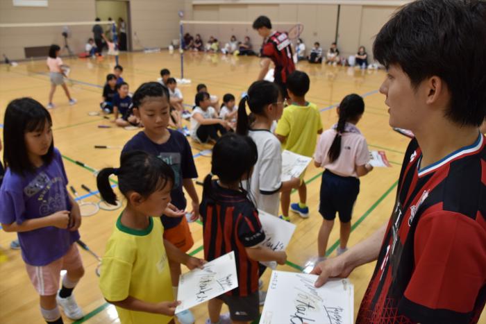 コンサドーレの選手からサインのプレゼント