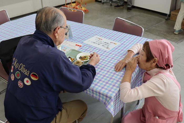 試食のようす