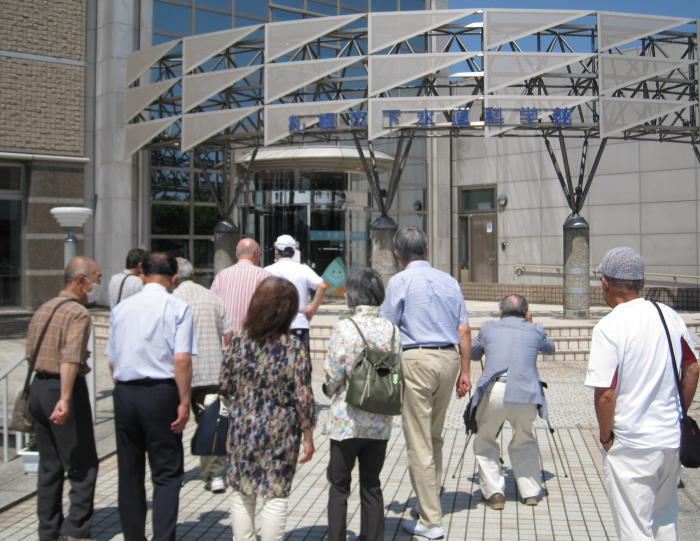 下水道科学館入口にて