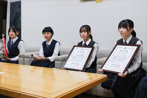 表敬訪問の様子