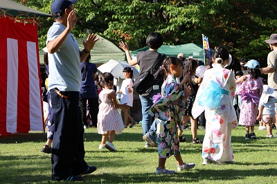 子ども盆踊りの様子