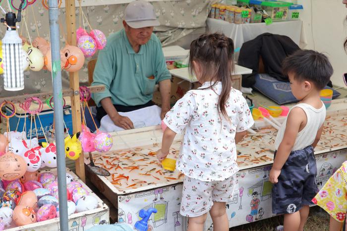 金魚すくい