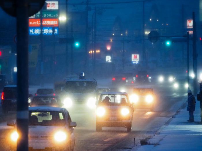 雪の36号線