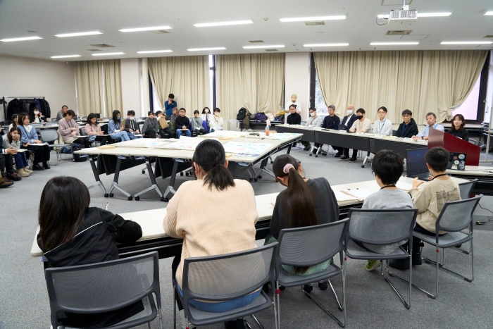 意見交換会に参加した市職員