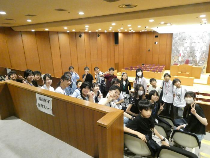 議場見学時の集合写真