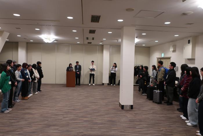 対面式会場　到着