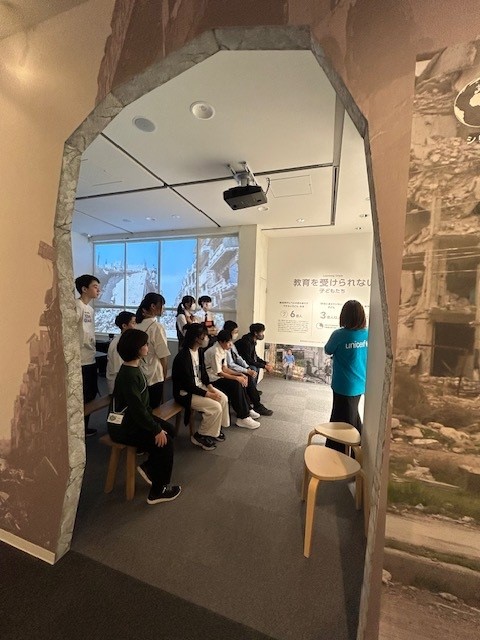 写真：さユニセフハウス見学1