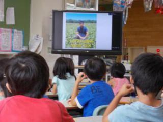 フードリサイクル連絡会議学校訪問における指導VTRの児童視聴