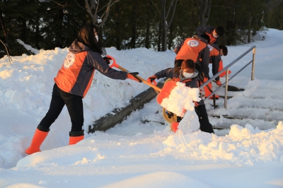 階段の除雪の様子2