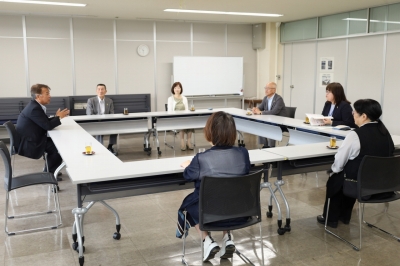 懇親会で語る伊藤部長