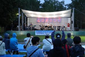 石山JAZZ楽団による演奏