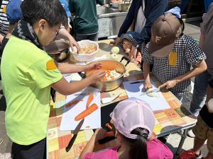 楽しくておいしい、子どもたちも元気いっぱいに笑顔で暑い夏を満喫