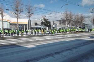 スピードダウンを呼びかけます