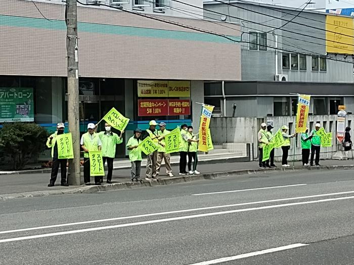 街頭啓発の様子