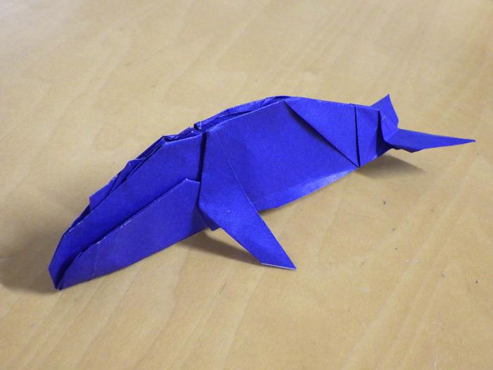 サッポロクジラの折り紙