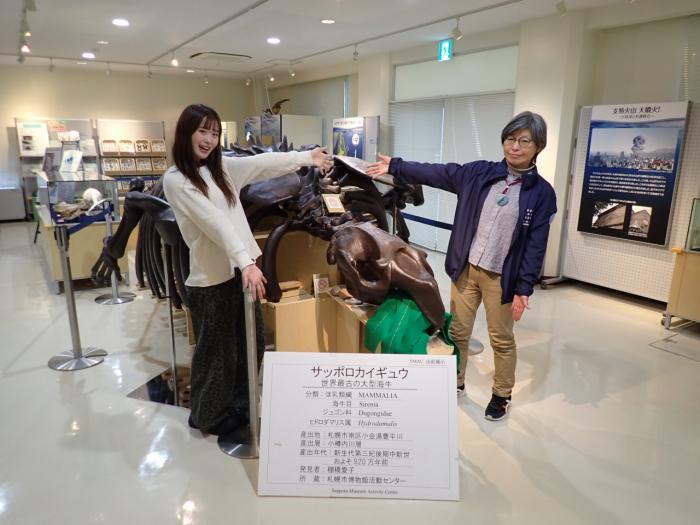 讃岐さんと山崎学芸員