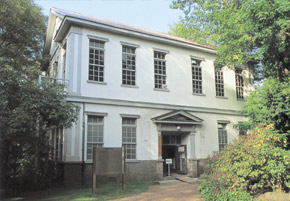 �ʐ^�F�k�C����w�����A�������Ɂi���D�y�]�w�Z���A���w�����j�����@�{������L�O��