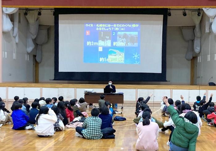 雪体験授業の様子