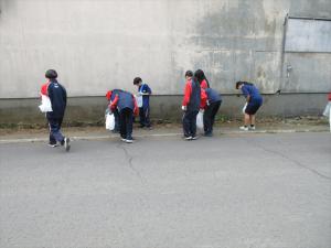 八軒東中学校の清掃