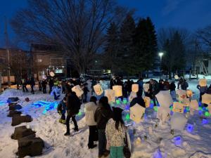 自分のランタンと一緒に記念撮影