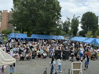 お祭り全景