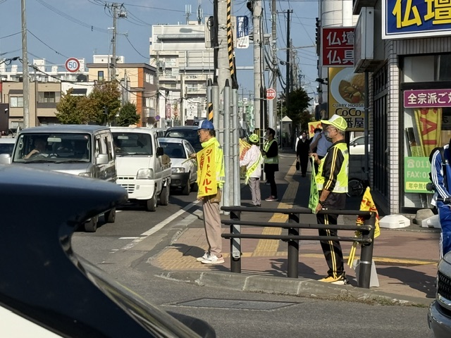 会長みずから街頭啓発