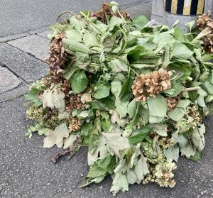 束ねた枝