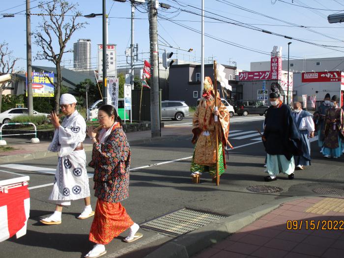 練り歩く様子