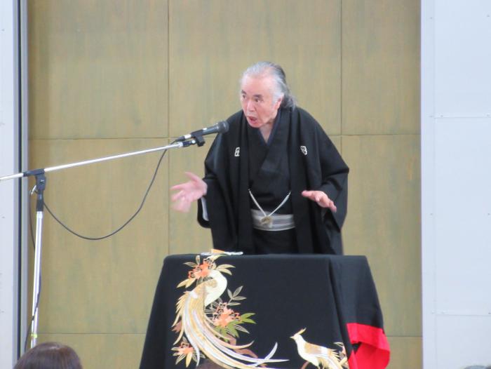ふれあい交流会林家とんでん平さん