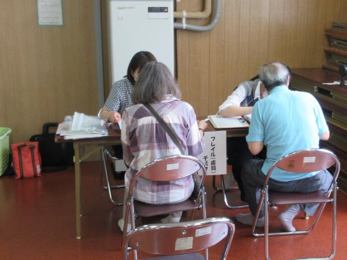 発寒団地福祉介護相談会、体力測定会1