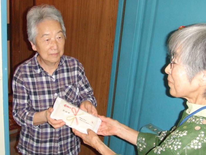 令和6年度敬老祝い品贈呈