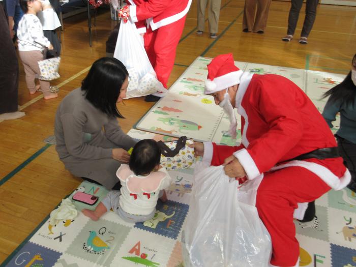 ふれあいサロンはっさむクリスマス会の様子1