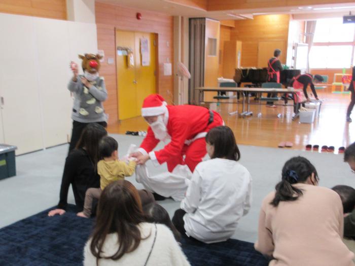 子育てサロンクリスマス会の様子3