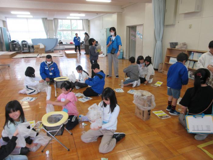 防災中(簡易トイレ)