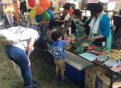 お菓子のつかみ取り