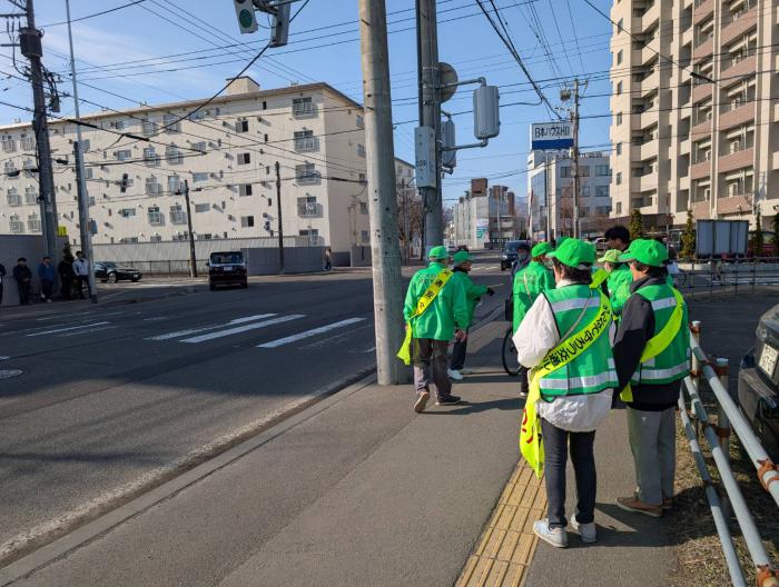 二十四軒東地区の交通安全早朝一斉街頭啓発